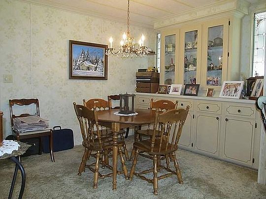 3rd image of 132 Big Oak Ln