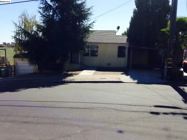 2552 Truman Ave, Oakland, CA 94605
