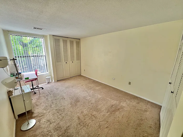 2 Shrewsbury Green Dr #I — Photo 27