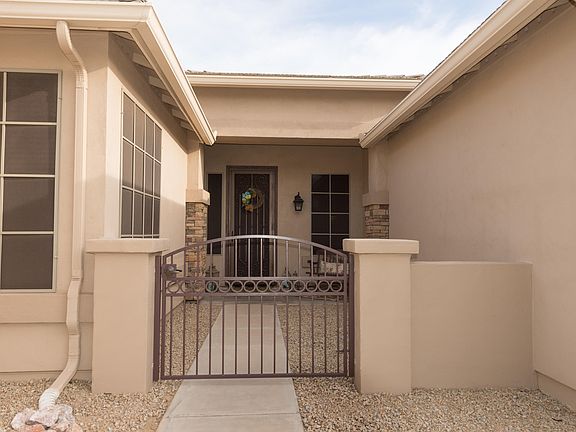 3rd image of 3071 E Horseshoe Dr