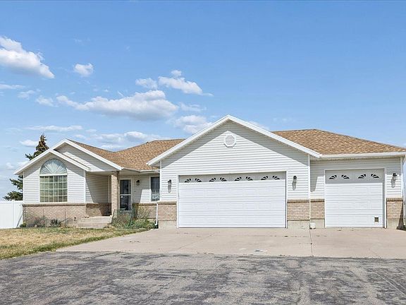 2nd image of 1506 Center Dr