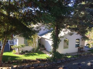 1376 Cedar Ridge Ct, Roseburg, OR 97471
