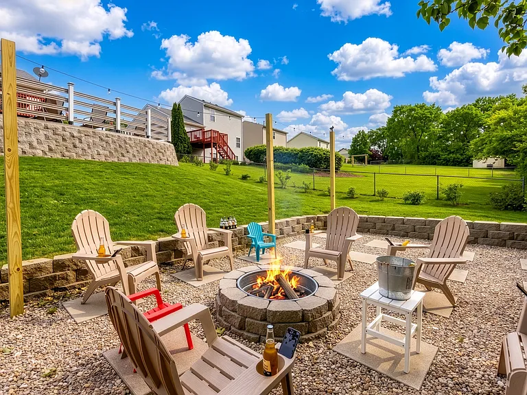 6824 Beagle Dr — Photo 44