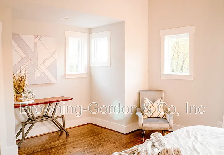 2156B Byrum Ave — Photo 9