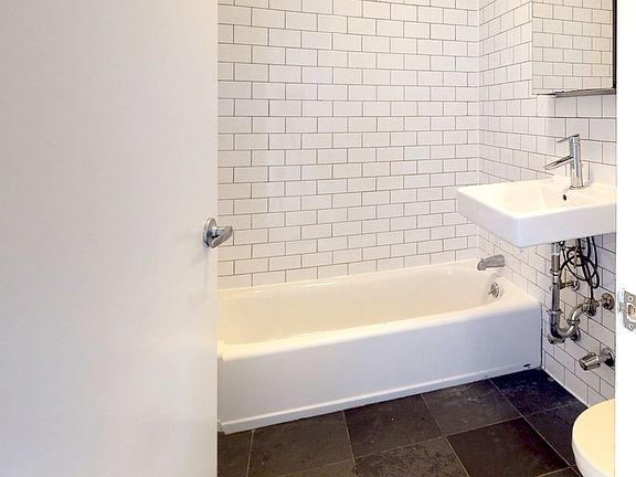 4th image of 407 W 50th St APT 13