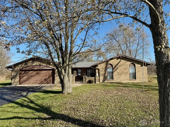 94 S Sulphur Springs Rd, New Lebanon, OH 45345