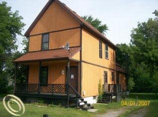 1329 Cypress St, Port Huron, MI 48060
