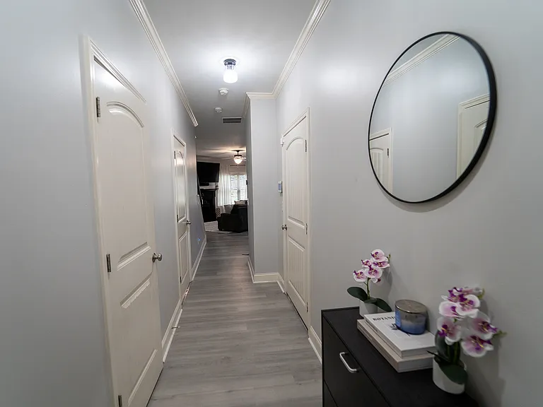2911 Hillside Pl — Photo 3