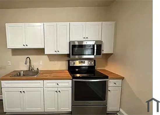 4 bed, $1,800 — Photo 3