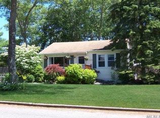 55 Panamoka Trl, Ridge, NY 11961