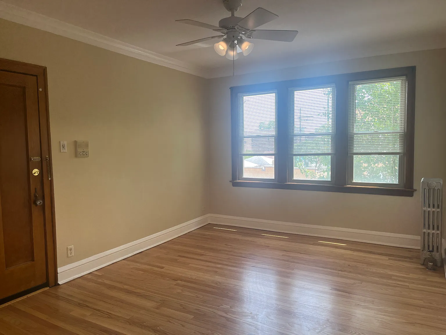 3344 N Laramie Ave — Photo 1