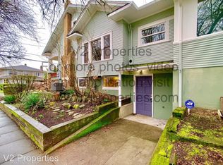 2443 SE Clinton St UNIT B, Portland, OR 97202