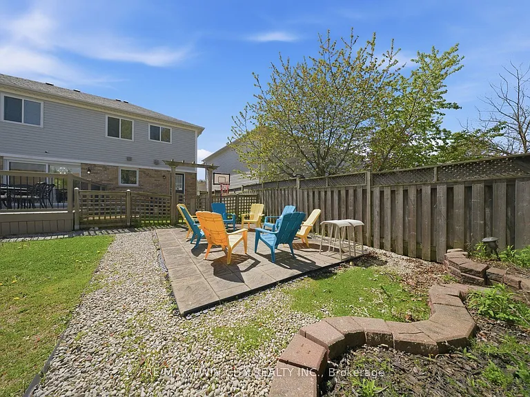 20 Webb Ave #UPPER — Photo 31