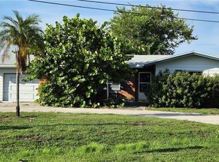 5201 Glade Ct, Cape Coral, FL 33904