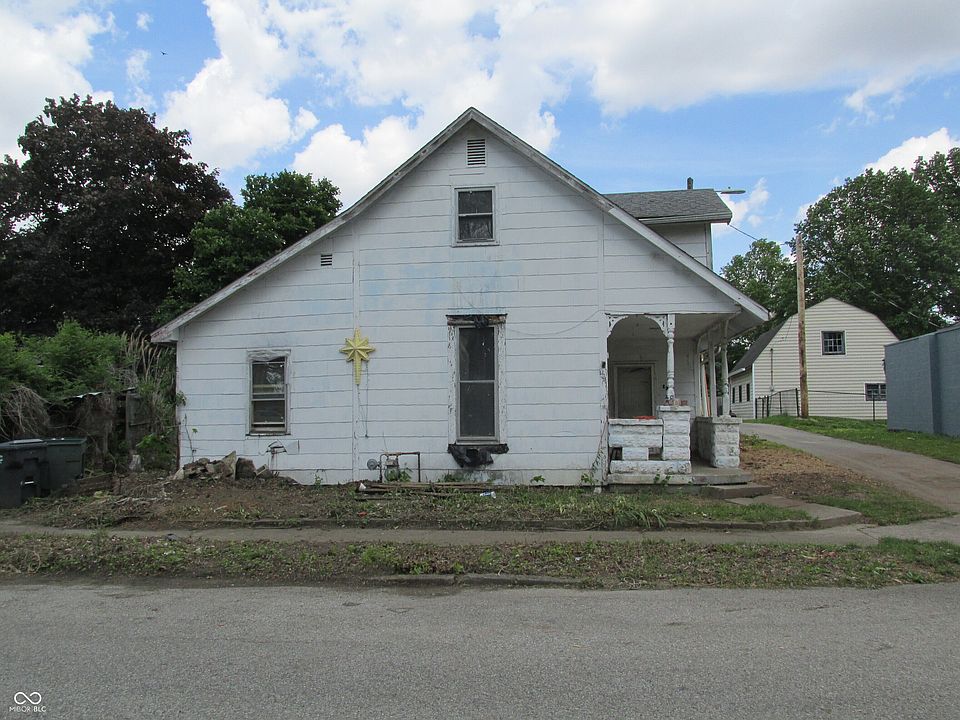 2nd image of 121 School St