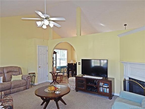 2nd image of 725 Golden Bell Dr