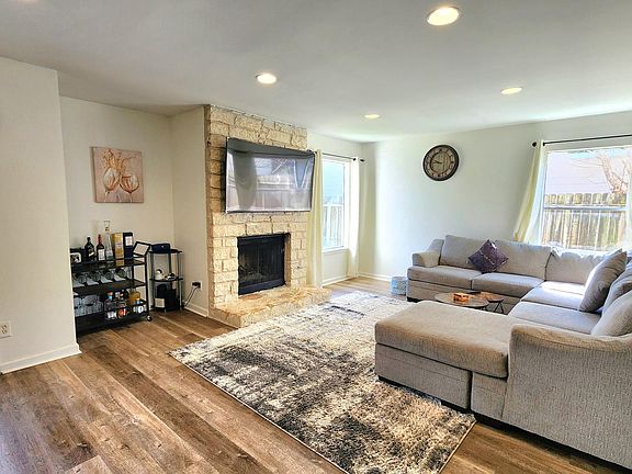 5th image of 11415 Bristle Oak Trl