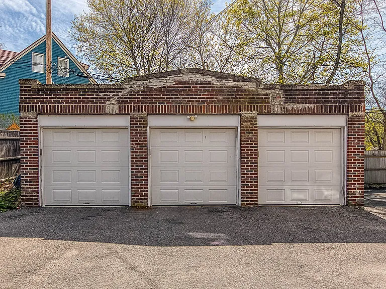 10 Irma St #3 — Photo 24
