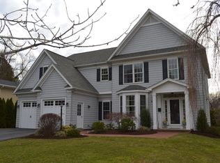 46 Thackery Rd, Rochester, NY 14610