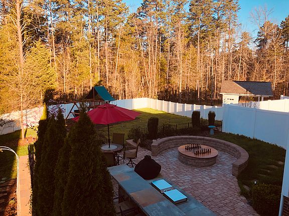 Outdoor Kitchen/Entertain