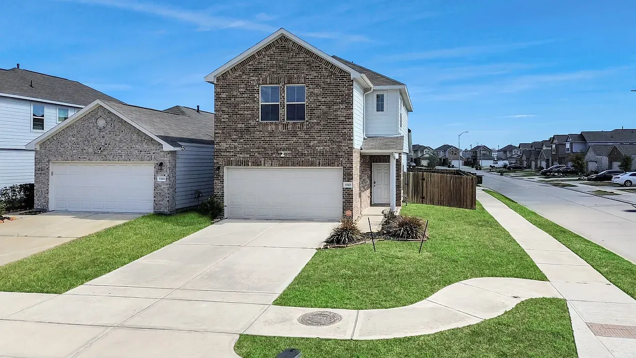 3 bed, 2.5 bath, 1658 sqft, $2,350 — Photo 2
