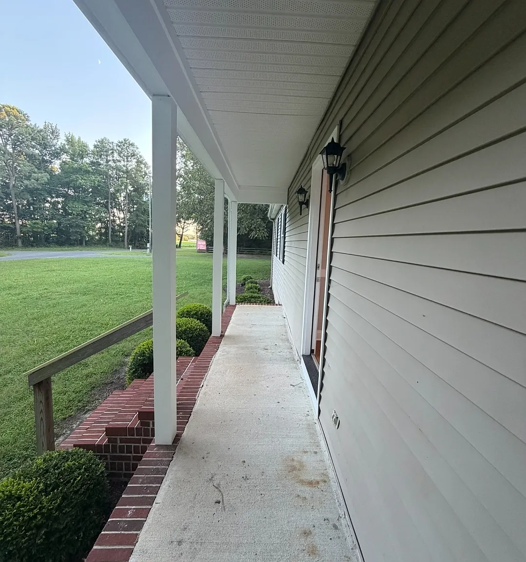 4 bed, 2900 sqft, $2,500 — Photo 4