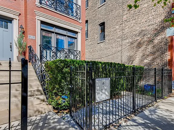 2nd image of 854 N Wood St #1