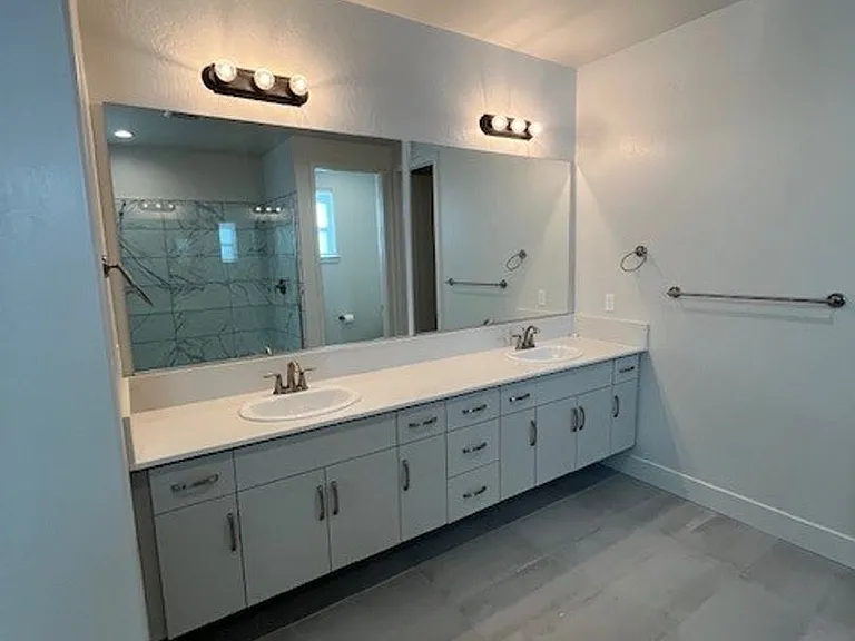 4537 S Ernest St — Photo 17