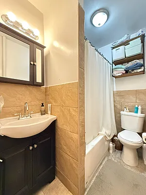 Rented by Zjama Realty Corp | media 8