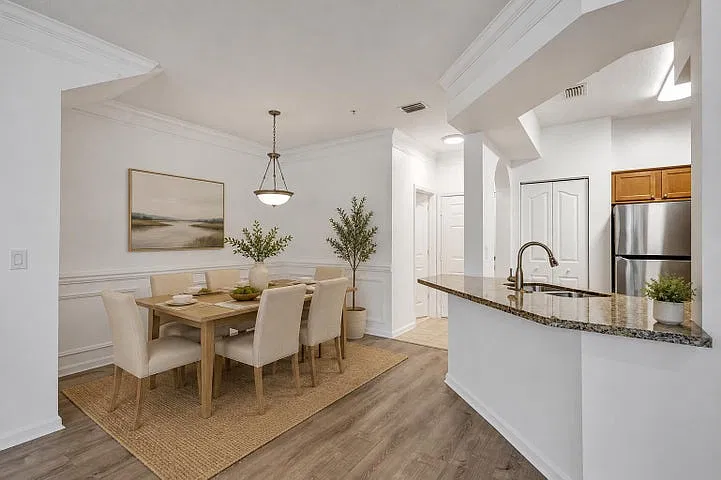 3 bed, 1716 sqft, $3,600 — Photo 4
