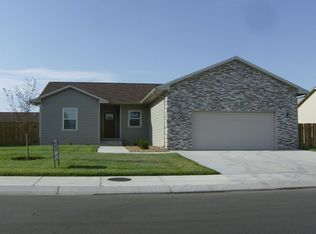 3617 Cole Cir, Garden City, KS 67846