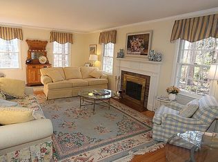 2125 N Lakeshore Dr, Chapel Hill, NC 27514