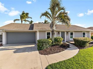 118 Erie Dr, Naples, FL 34110