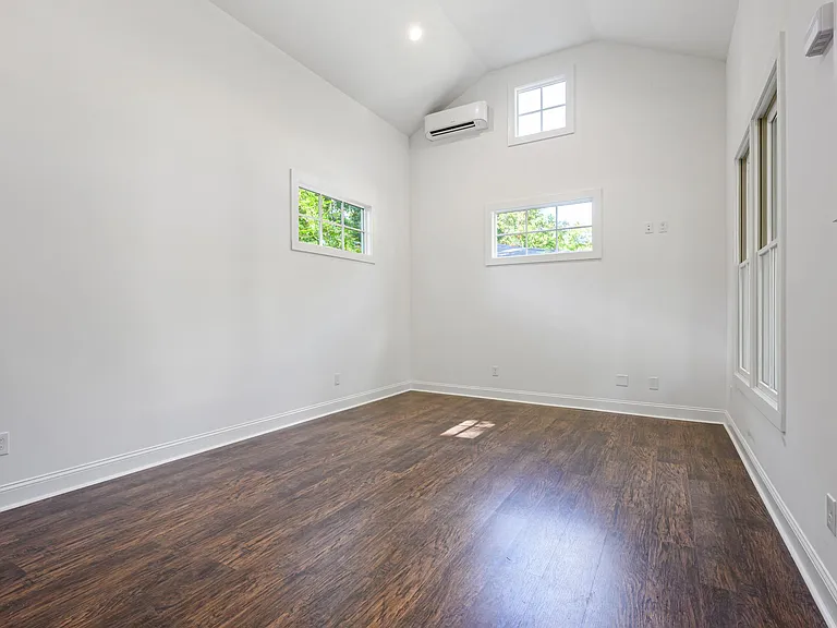 1102 Montreat Ave SW — Photo 5