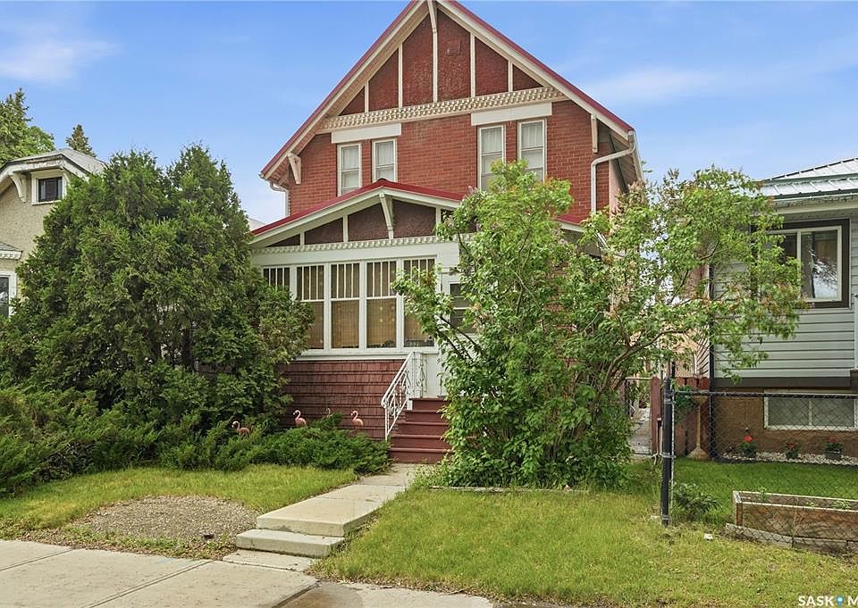 1st image of 1320 VICTORIA AVENUE