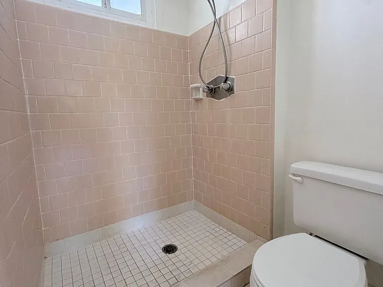 445 Kalaimoku St — Photo 10