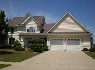 8132 Donnington Dr, Waterville, OH 43566