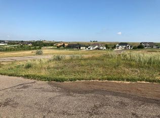 8027 Hawktree Dr, Bismarck, ND 58503