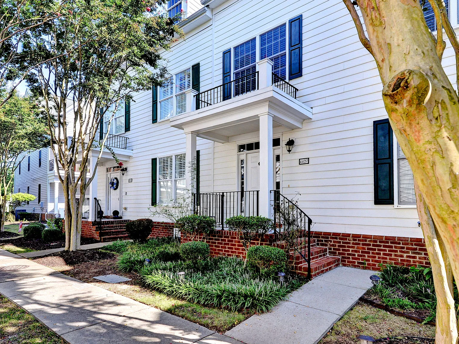 3 bed, 2562 sqft, $2,995 — Photo 3