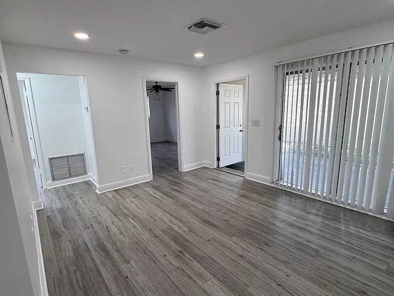 4016 SE 11th Pl #2 — Photo 3