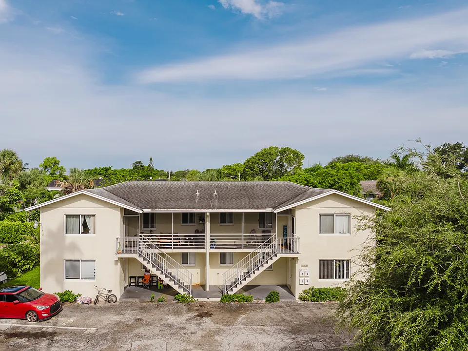 1220 NW 16th Ave #1