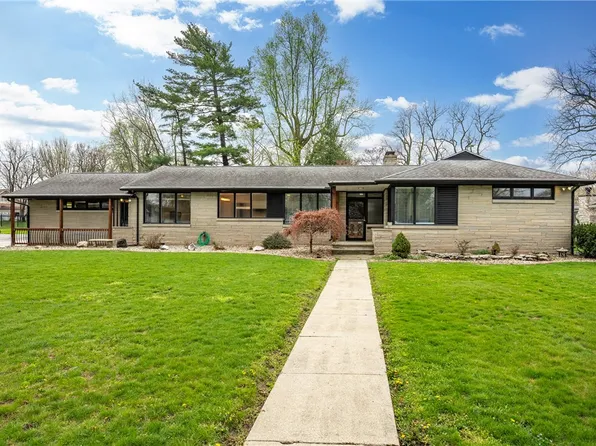 301 Wabash Ave, Mattoon, IL 61938