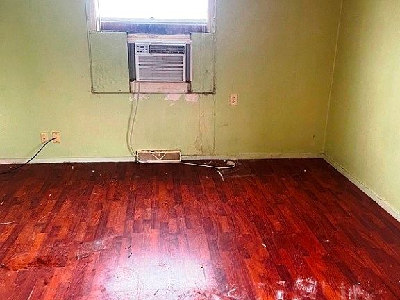 5th image of 810 Gholson St