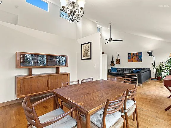 6 bed, 3892 sqft, $5,000 — Photo 3