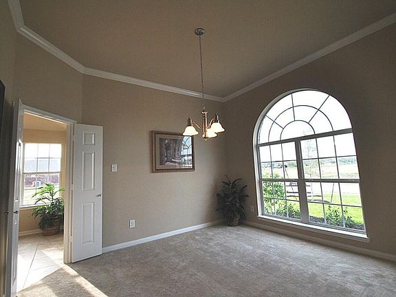 4th image of 11010 Crawford Cir