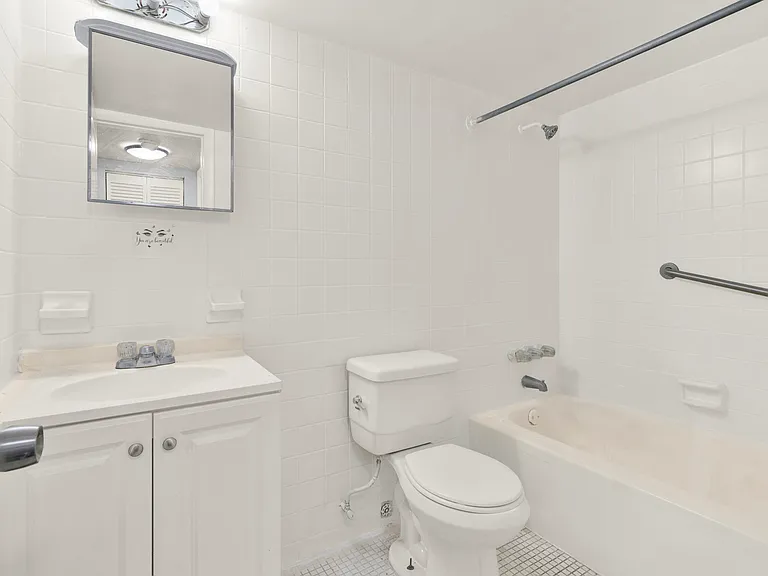 2407 NW 135th St #315 — Photo 5