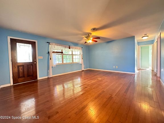 4th image of 165 Carissa Dr