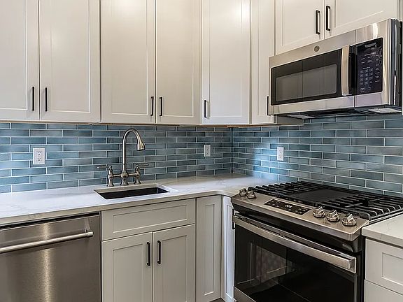 3rd image of 317 E 18th St APT 1C