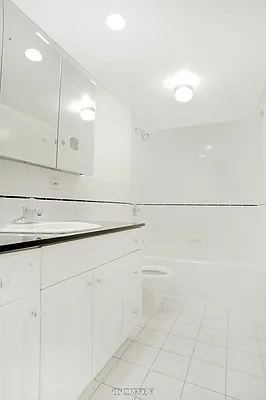 Rented by Town Residential | media 3