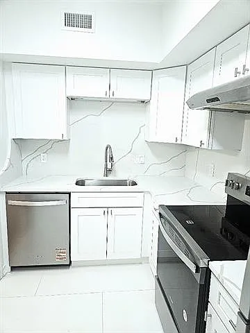 1 bed, 1.0 bath, 1003 sqft, $2,350 — Photo 3
